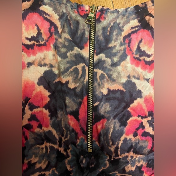 Sam & Lavi matching crop top and cropped pant set - Picture 8 of 8